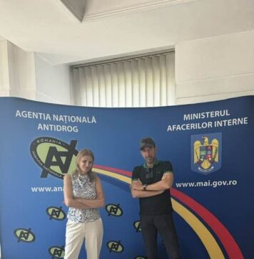 Anca Alexandrescu: „Aşa cum am anunţat deja, am decis să mă implic într-o amplă campanie antidrog! Aşa că astăzi am mers la Agenţia Naţională Antidrog alături de Mihai Belu. Nu voi porni la drum până când nu voi înţelege unde sunt problemele, ce trebuie schimbat şi ce este de făcut şi, mai ales, să văd cu ochii mei realitatea!”