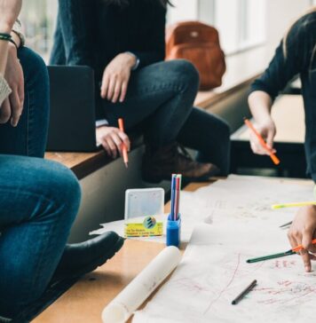 „Carnet de navigator pe internet” pentru liceenii din Sectorul 3, proiect pentru a combate cyberbullyingul