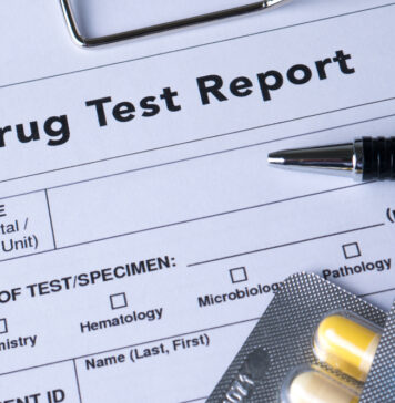 „Despescu, secretar de stat la MAI, apare tot mai des în ultima vreme la declarații publice pe tema OUG 84. Este împins în față de șeful său și totodată viceprim-ministru, Cătălin Predoiu. Acesta, cu abilitatea cunoscută, nu vrea să fie atins de mizeria ordonanței. Întotdeauna a avut un zbor de libelulă, mereu pe creasta valurilor, fără să-și ude aripioarele. Acțiunile sale în slujba și pentru consolidarea statului paralel merită o discuție separată. Însumând în funcții de conducere prin tot felul de guverne mai mult timp decât toți Brătienii la un loc, Cătălin Predoiu este unul dintre marii arhitecți ai legilor care consacră puterea noi securități în stat, care au legitimat politicile Big Brother și care au dat putere de lege protocoalelor secrete ale câmpului tactic. Cu așa ceva va rămâne dl Predoiu în istorie”, spune jurnalistul Octavian Ştireanu