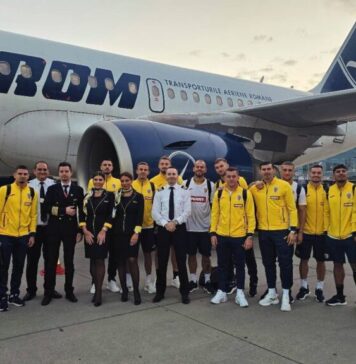 Echipa naţională a României, întâmpinată după miezul nopţii de câteva sute de suporteri la întoarcerea de la EURO 2024