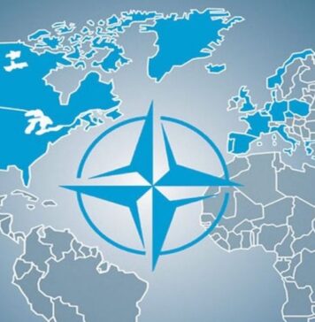 „NATO, care se declară sus şi tare ca o alianţă defensivă, nu ştie ce să mai facă pentru a provoca la război Rusia”, arată jurnalistul Sorin Roşca Stănescu