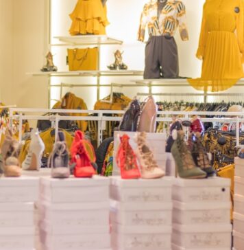 Românii au cheltuit 36 miliarde euro în mall-uri și supermarketuri anul trecut