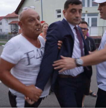 Simion, aruncat în stradă de locuitorii unui cartier din Iași: „Ieși, mă, afară!”