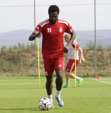 Atacantul elveţian Dimitri Oberlin a semnat un contract pe doi ani cu Sepsi OSK