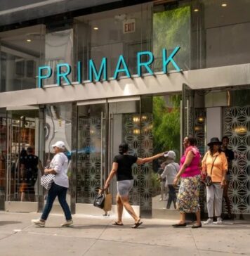 Primark își propune să creeze cât mai multe haine ușor de reciclat. Compania lansează un nou program de formare adresat echipelor Design si Produs
