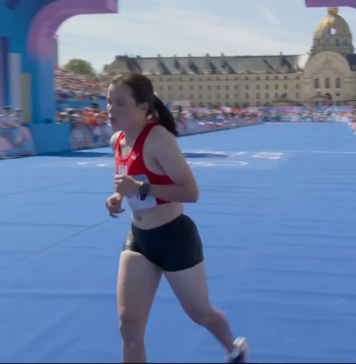 Atletism: Ultima clasată la maratonul feminin, primită cu ovaţii la finiş