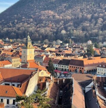 Brasov City Hall, Tampa hill letters to be illuminated in Ukrainian flag colours