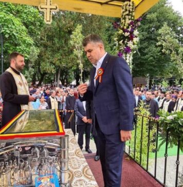 Cornel Nistorescu: „Ce caută Ciolacu pe la biserici? Numai interesele și incultura pot determina un politician să facă mare tărăboi din credința sa religioasă”