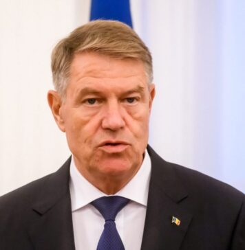 President Klaus Iohannis signs several decrees for granting rank of ambassador