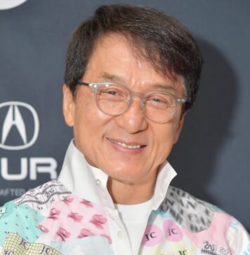 Actorul chinez Jackie Chan va purta flacăra paralimpică miercuri la Paris