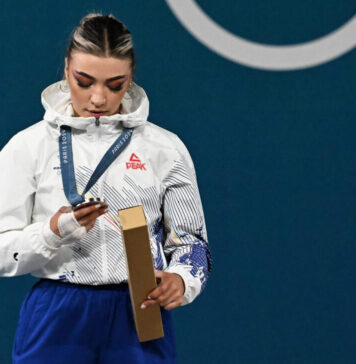 Haltere: Mihaela Cambei a cucerit medalia de argint la cat. 49 kg
