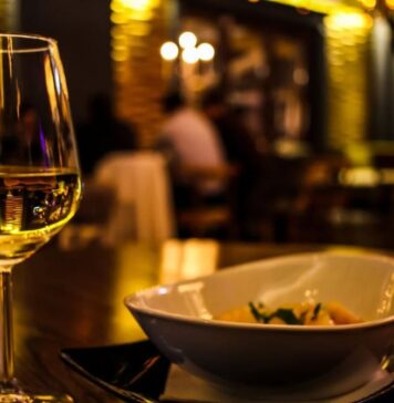Restaurant profits in Romania down by 12 pct last year for first time since pandemic (analysis)
