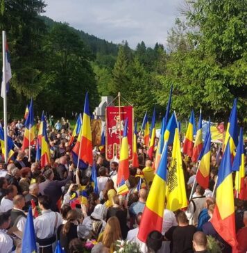 „Nu, tovarăși de ieri și de azi, nu românul este vinovat, ci ocupantul acestei ţări! Noi ne raportăm doar la istoria neamului românesc, nu la la Institutul antiromânesc „Elie Wiesel”!”, spune Mihai Tîrnoveanu