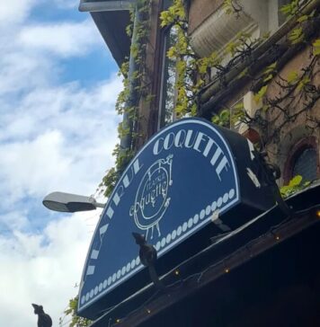 Teatrul Coquette lansează campania „Bilet în așteptare”. Ajută o familie nevoiașă să se bucure de magia teatrului!