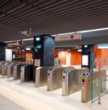 Elevii pot solicita un abonament gratuit, valabil un an, direct de la casieriile Metrorex