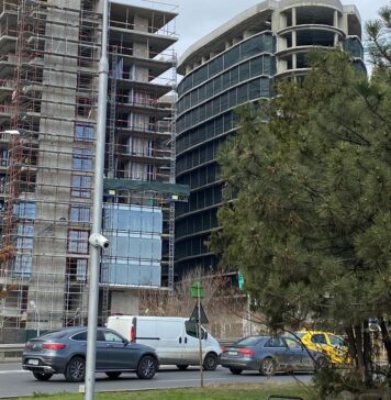 Trafic exasperant în Capitală. Nicuşor Dan îl invită pe Marcel Ciolacu la unul din zecile de ”mari şantiere ilegale”