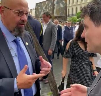 Primarul Sectorului 5, Cristian Popescu Piedone, condamnă acțiunile primarului general, Nicușor Dan, de a marca, peste noapte, parcări publice în zone rezidențiale din Sectorul 5