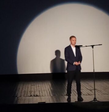 Lansarea documentarului „Martirul Unirii”, cu sala plină, la Cinema Odeon, în prezența secretarului de stat al DRRM, Adrian Dupu