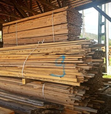 Romsilva sprijină cu o sută de metri cubi de cherestea reconstrucția imobilelor afectate de inundații din localitatea Slobozia Conachi