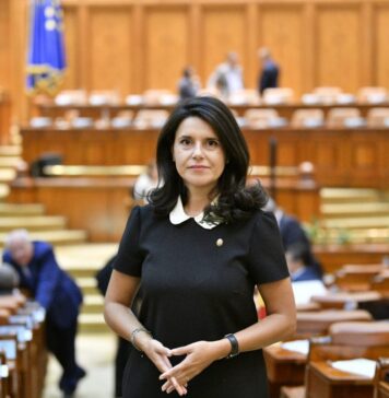 Deputata Ana Loredana Predescu solicită ministrului Educaţiei eliminarea pragului de venit în cazul burselor monoparentale