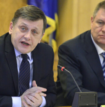Crin Antonescu: Iohannis are în plan să redevină preşedintele PNL