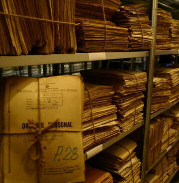 Securitatea comunistă a deschis, în perioada 1980-1989, aproximativ 250.000 de dosare de urmărire