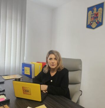 Gianina Șerban: Alianța pentru Unirea Românilor este alături de persoanele cu deficiențe grave de vedere, care protestează la această oră în Piața Victoriei, după ce s-au trezit cu pensiile tăiate cu până la 80%