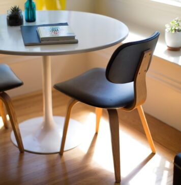 ârg de mobilă în București. Cum să faci un spațiu mic să pară mai mare