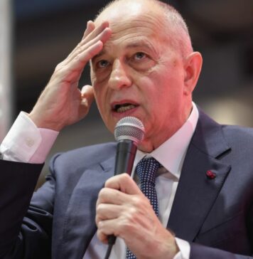 Mircea Geoană a primit o „lovitură în stomac”