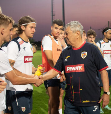 Mircea Lucescu i-a vizitat pe jucătorii echipei naţionale de tineret a României în cantonamentul de la Buftea