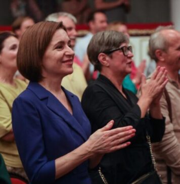 Actors Mihut, Rebengiuc decorated by Moldova’s President Sandu