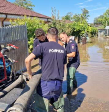 Nearly 1,000 firefighters deployed to flood-affected areas in Galati County