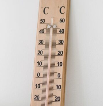 Termometrul a coborât sub zero grade într-o localitate din România