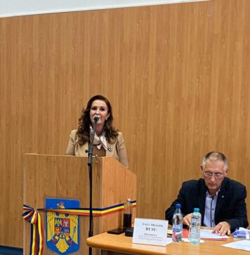 Natalia Intotero: De Ziua Mondială a Educației le urez tuturor profesorilor și elevilor români un an de studiu plin de realizări și multă sănătate!