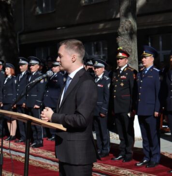 Secretarul de stat al Departamentului pentru Relația cu Republica Moldova, Adrian Dupu, la ceremonia depunerii jurământului de către studenții din anul I ai Academiei „Ștefan cel Mare”