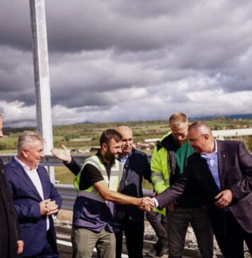 Nicolae Ciucă, la inaugurarea variantei ocolitoare Beiuș: Am fost parte a acestui demers de când eram prim ministru