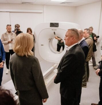 Preşedintele Senatului, Nicolae Ciucă, vizită la Spitalul de Copii „Sf. Maria” de la Iași