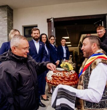 Nicolae Ciucă: La Horodnic de Sus l-am întâlnit pe primarul Valentin Luță, un om credincios, familist care își slujește comunitatea cu pasiune