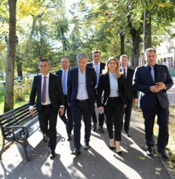 Virgil Popescu: Astăzi am depus dosarele de candidatură și semnăturile de susținere pentru echipa de candidați pe care o propune PNL Mehedinți la Parlamentul României