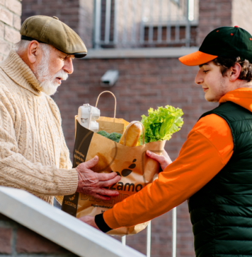 Sezamo lansează programul Bunicii Sezamo și oferă asistență personalizată clienților în vârstă