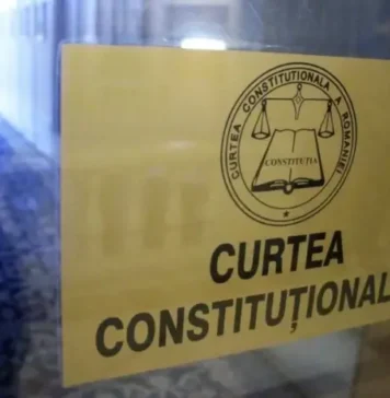 „La CCR s-a instaurat regimul ayatollahilor. Imediat cum primesc o recomandare în plic, cenzorii de-acolo o execută cu prioritate. Nu mai contează că e absurd! Ce-a zis americanul e lege!”, spune analistul politic Dan Diaconu