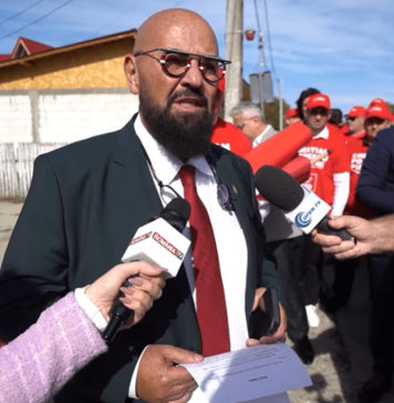 VIDEO Piedone: Pentru că Județul Giurgiu mi-a fost vecin în ultimul mandat de primar, pentru că îi cunosc locuitorii cinstiți și harnici, am decis să vin alături de Marian Mina și de echipa PSD, pentru a reda oamenilor de aici onoarea, demnitatea și curajul!