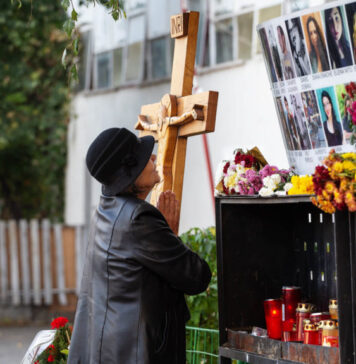 Guvern: Drama zecilor de tineri ale căror vieţi au fost curmate la Colectiv marchează şi astăzi societatea