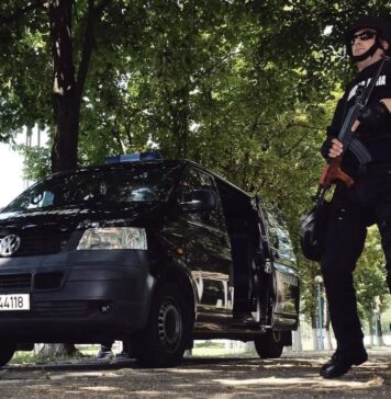 Dubă de jandarmi, implicată într-un accident rutier în Capitală