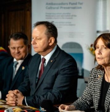 U.S. Embassy donates $95,000 for the restoration of a 16th century wooden church in Sighetu Marmatiei