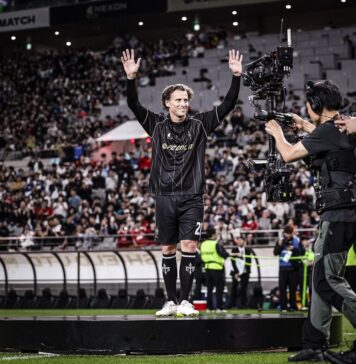 Uruguayanul Diego Forlan va debuta în tenisul profesionist la 45 de ani