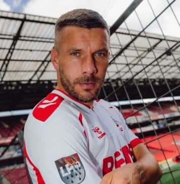 Fan înjunghiat şi poliţişti răniţi, la meciul de adio al lui Podolski