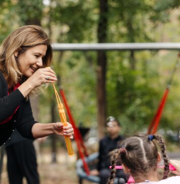 Amalia Enache, cel de-al treilea Ambasador Hope and Homes for Children, lansează un apel pentru strângerea a 50.000 de euro