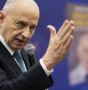 Geoană spune că declaraţiile lui Marcel Ciolacu privind ”ferma de troli” reprezintă abuz în serviciu