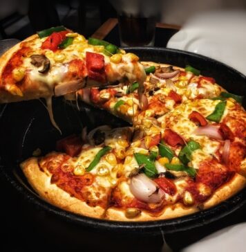 Românii, pe locul doi în Europa la consumul de pizza. De ce apelează oamenii la produsele congelate